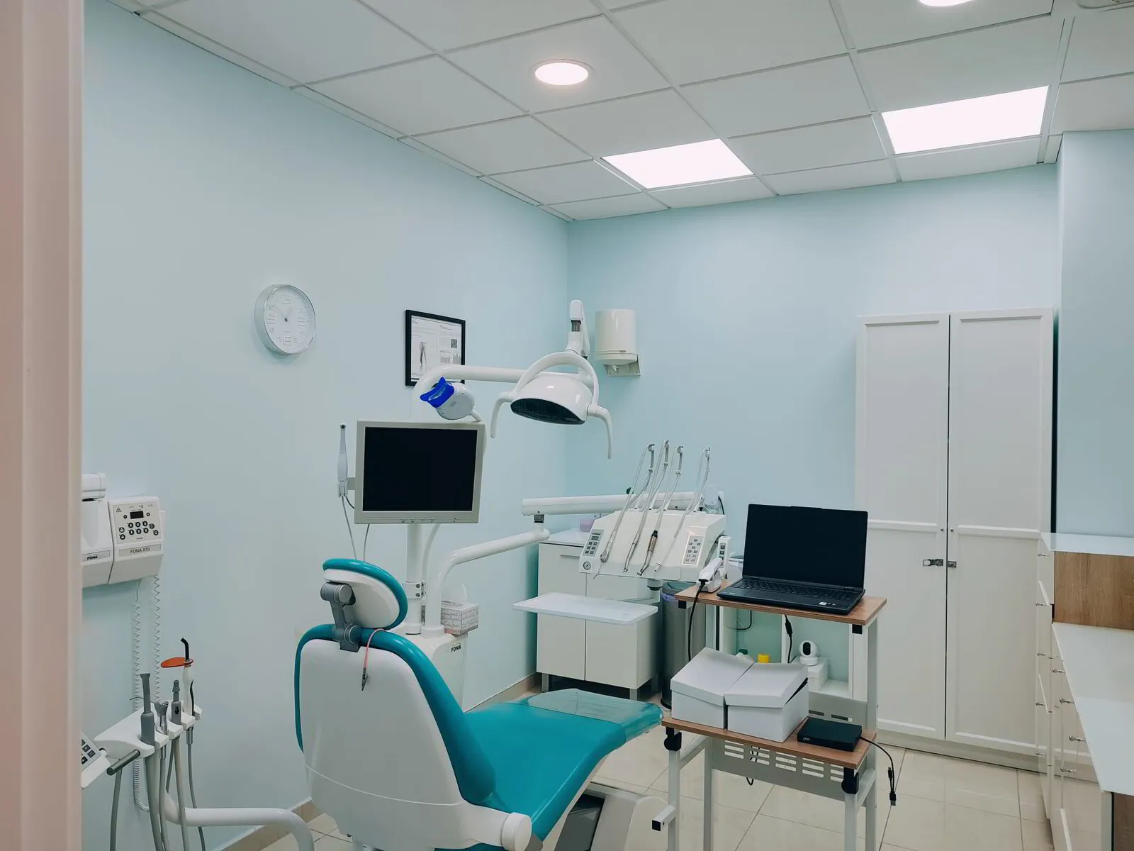 Інтер'єр стоматологічної клініки Alpha Dental у Бенідормі