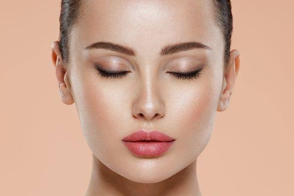 Tratamientos de medicina estética facial en Benidorm con resultados naturales en Clínica Alpha Dental & Medicina Estética Benidorm.